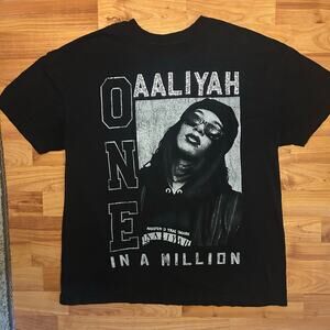 Aaliyah One In A Millions Portrait T-Shirt S/M